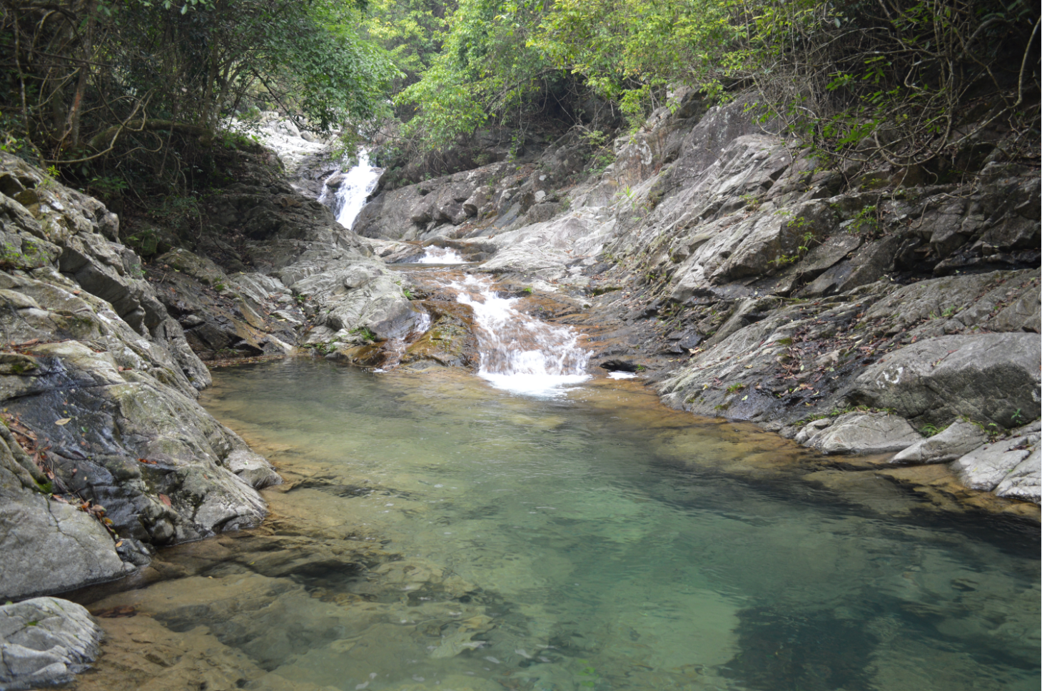 有山要有水，才成峡